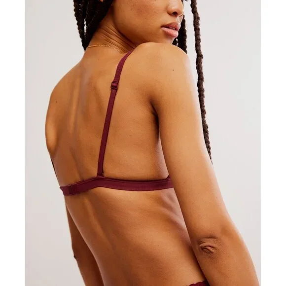 🎉LAST CHANCE🎉 FREE PEOPLE Collagen Yarn Triangle Bra / Port Royal - Picture 4 of 9
